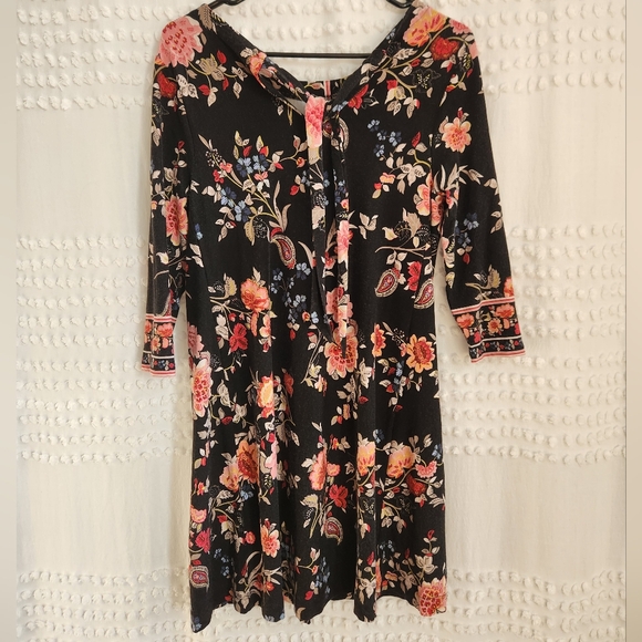 Black & pink floral print long sleeved dress from the Loft, size small in petite - Picture 2 of 3